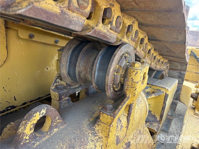 CAT D8T ブルドーザー