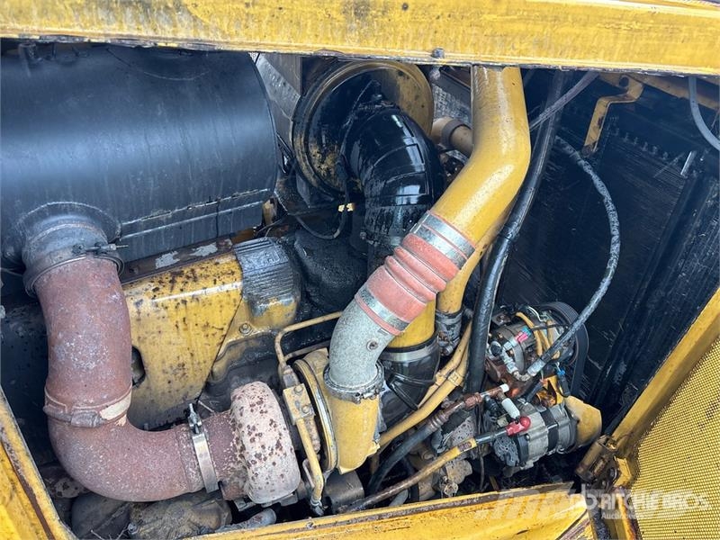 CAT D8T 履帶推土機