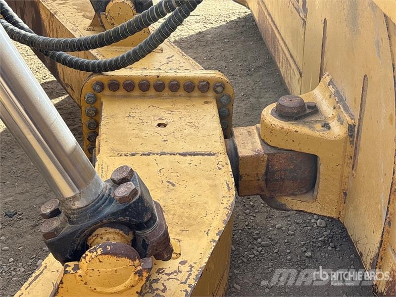 CAT D8T ブルドーザー