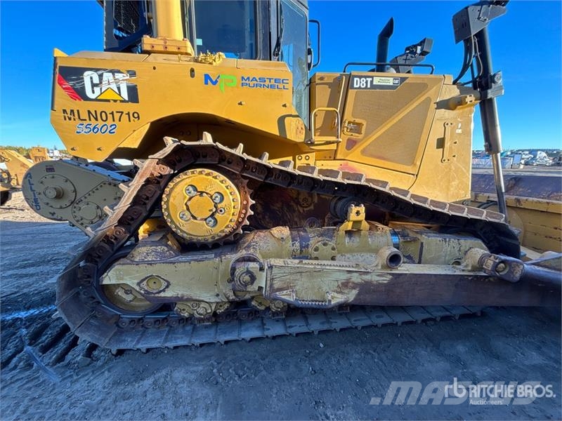 CAT D8T ブルドーザー