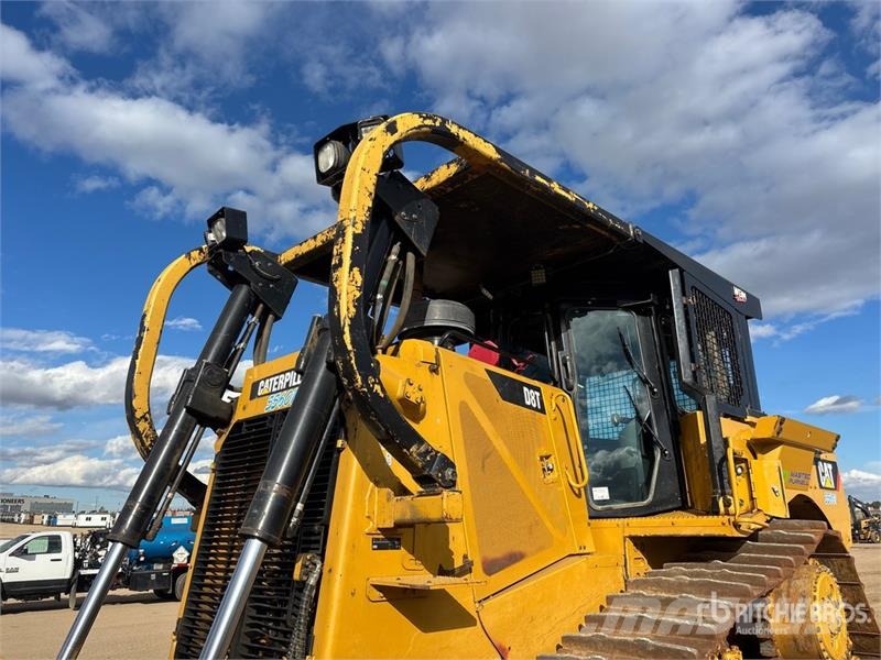 CAT D8T ブルドーザー