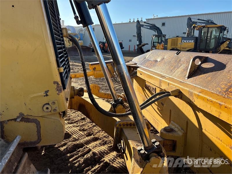 CAT D8T ブルドーザー