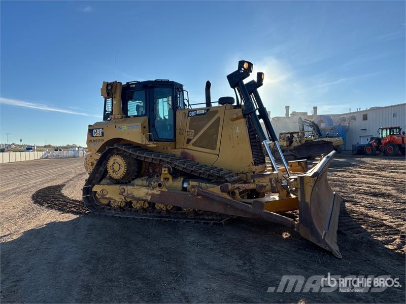 CAT D8T ブルドーザー