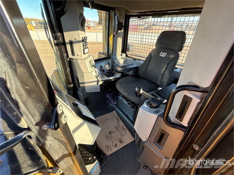 CAT D8T ブルドーザー