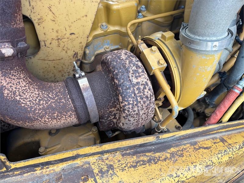 CAT D8T 履帶推土機