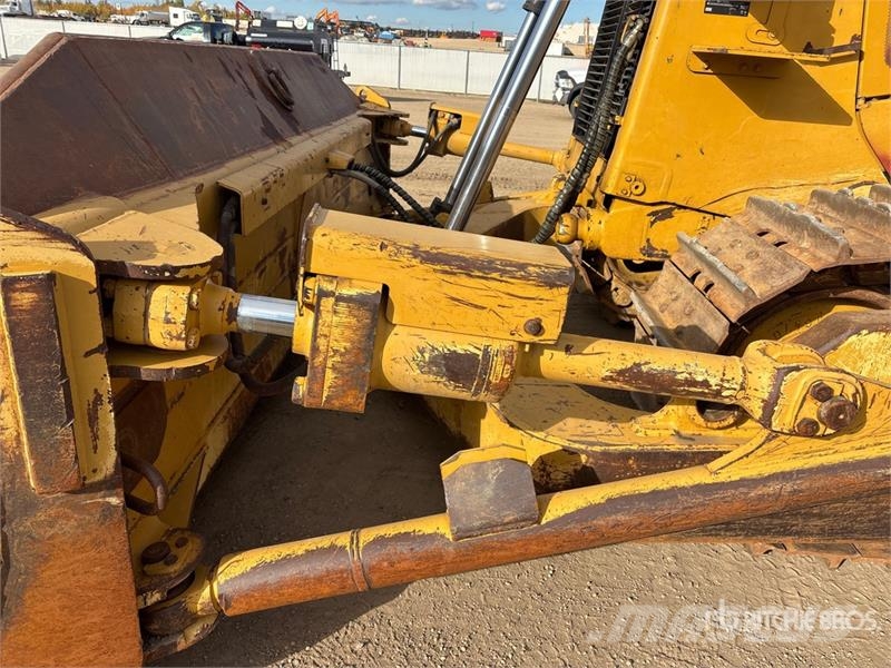 CAT D8T ブルドーザー