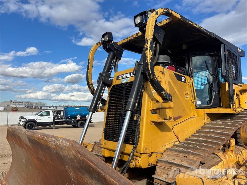 CAT D8T ブルドーザー