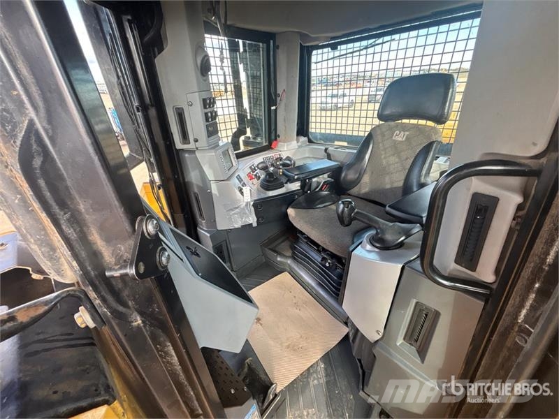 CAT D8T ブルドーザー