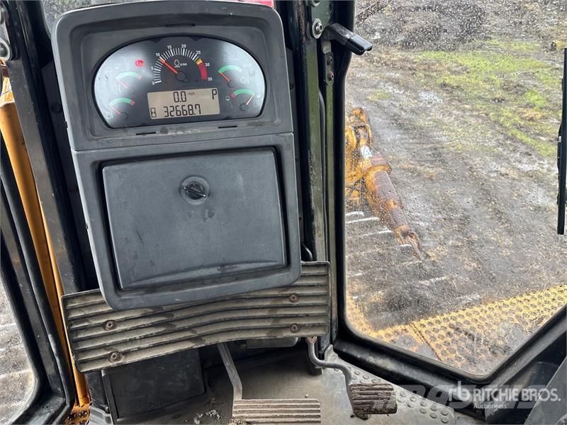 CAT D8T 履帶推土機