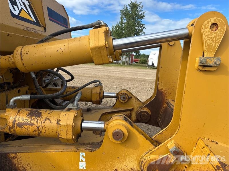 CAT D8T 履帶推土機
