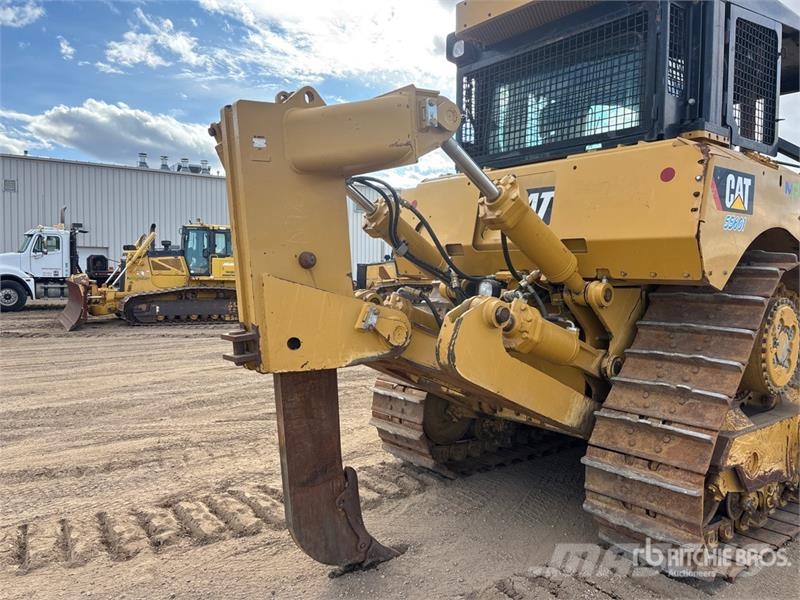 CAT D8T ブルドーザー