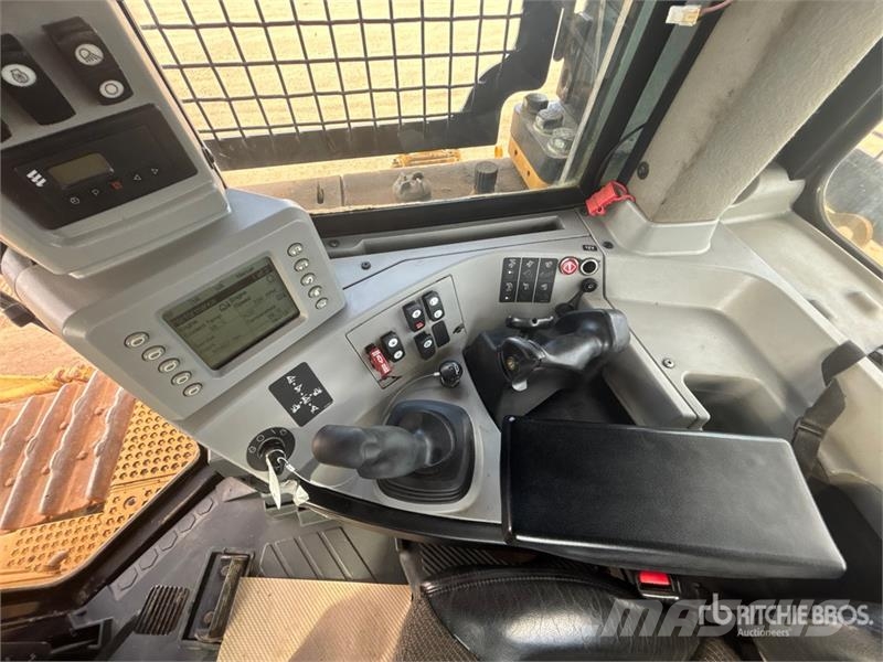CAT D8T ブルドーザー