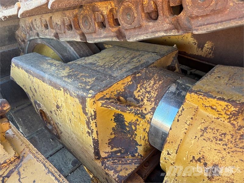 CAT D8T ブルドーザー