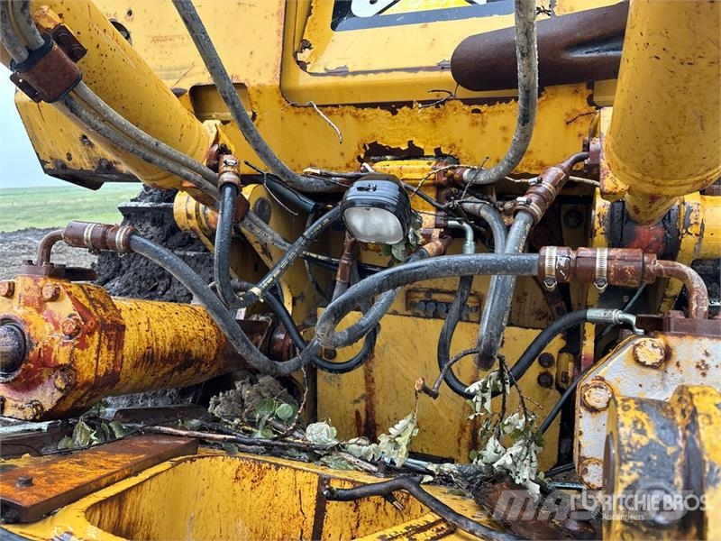CAT D8T 履帶推土機