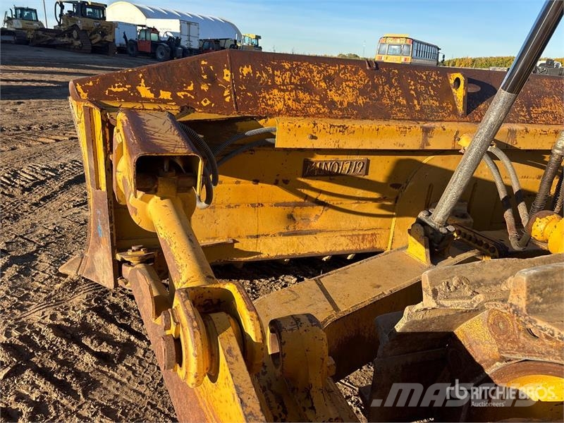 CAT D8T ブルドーザー
