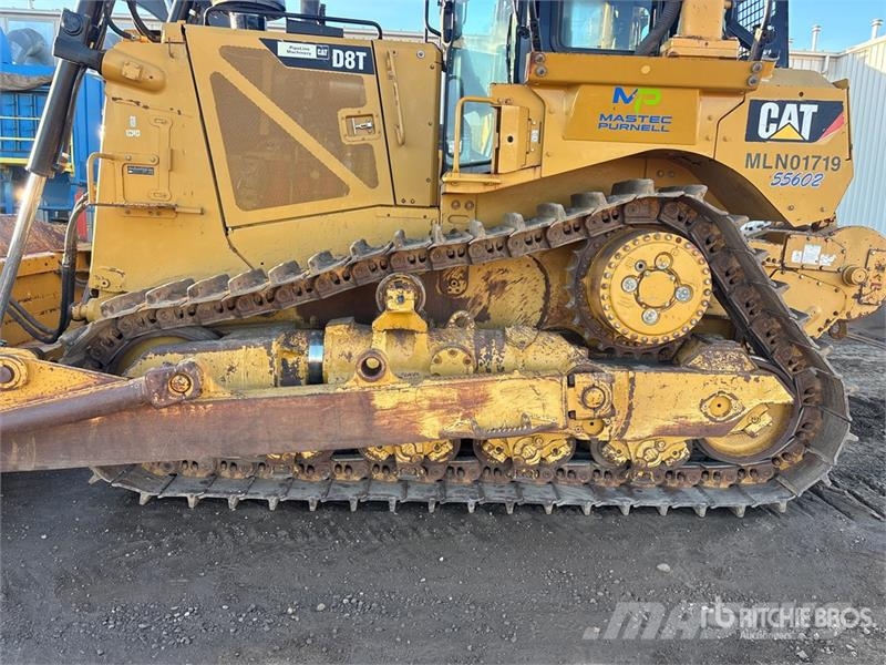 CAT D8T ブルドーザー