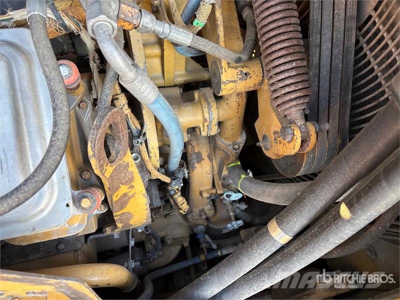 CAT D9 Crawler Dozer Buldožeri guseničari