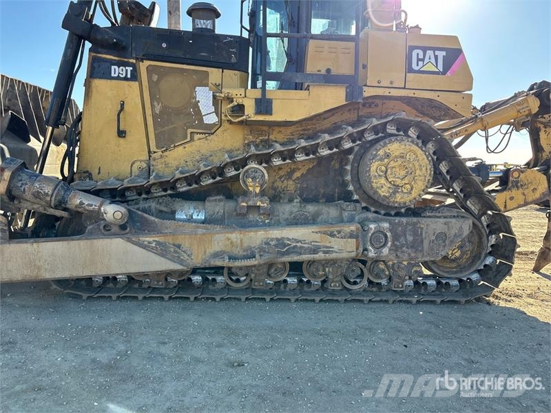 CAT D9 Crawler Dozer Kāpurķēžu buldozeri