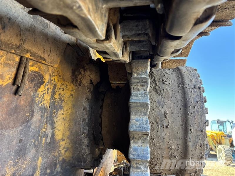 CAT D9 Crawler Dozer Kāpurķēžu buldozeri