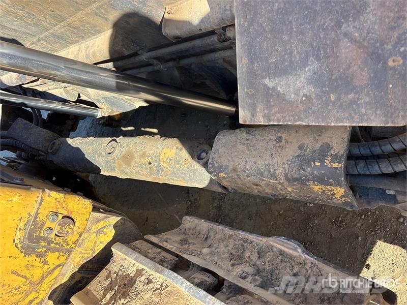 CAT D9 Crawler Dozer Kāpurķēžu buldozeri