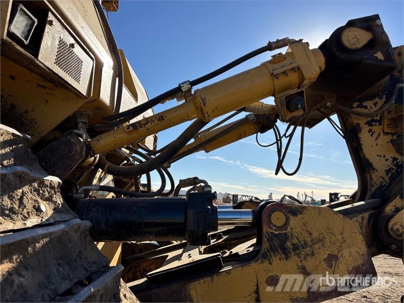 CAT D9 Crawler Dozer Kāpurķēžu buldozeri