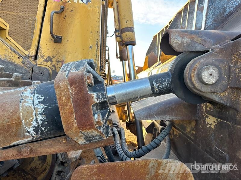 CAT D9R Buldozer sobre oruga