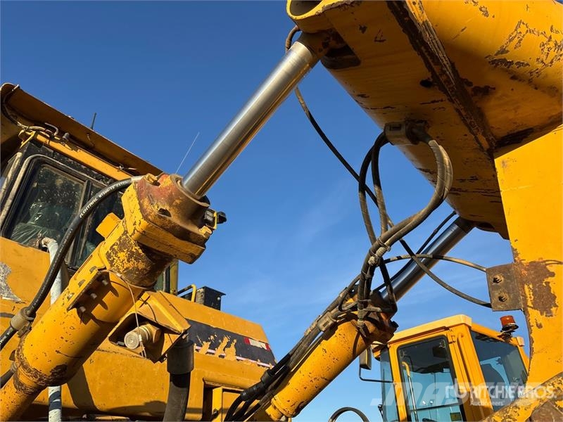 CAT D9R Buldozer sobre oruga