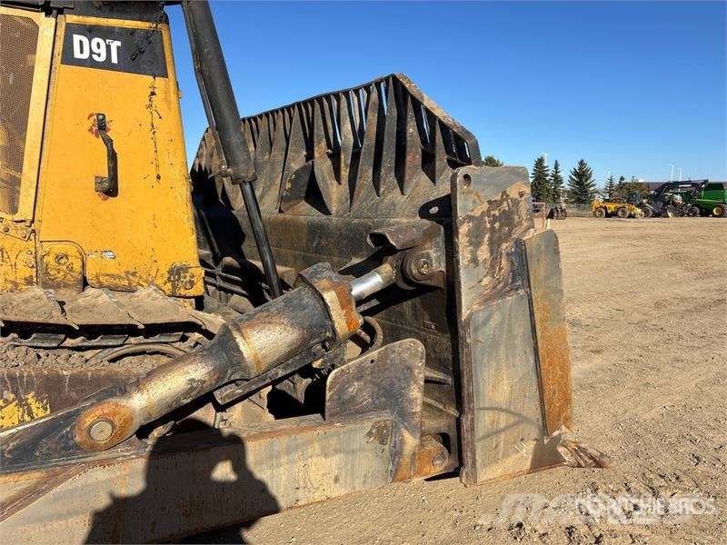 CAT D9T Crawler Dozer Buldozer sobre oruga