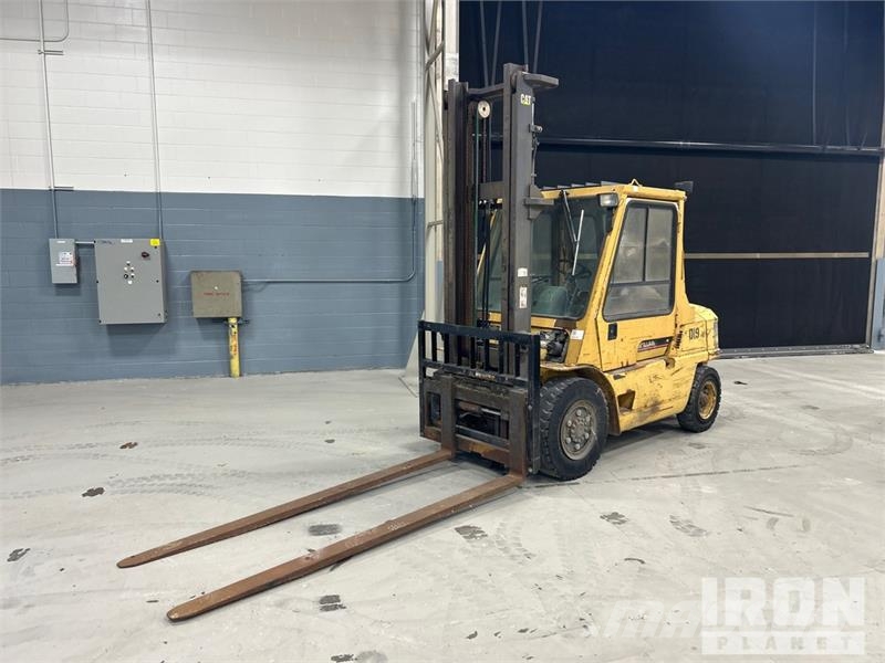 CAT DP 40 8000 lb Pneumatic Tire Forklift Інше