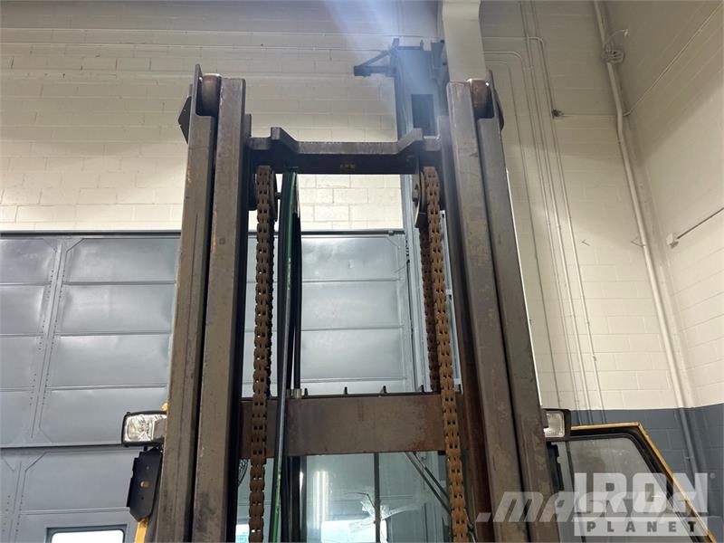 CAT DP 40 8000 lb Pneumatic Tire Forklift Інше
