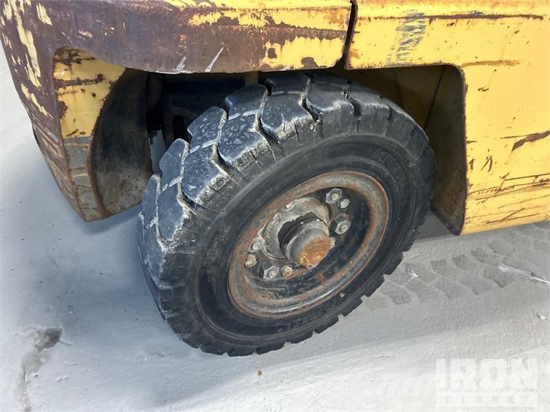 CAT DP 40 8000 lb Pneumatic Tire Forklift Інше