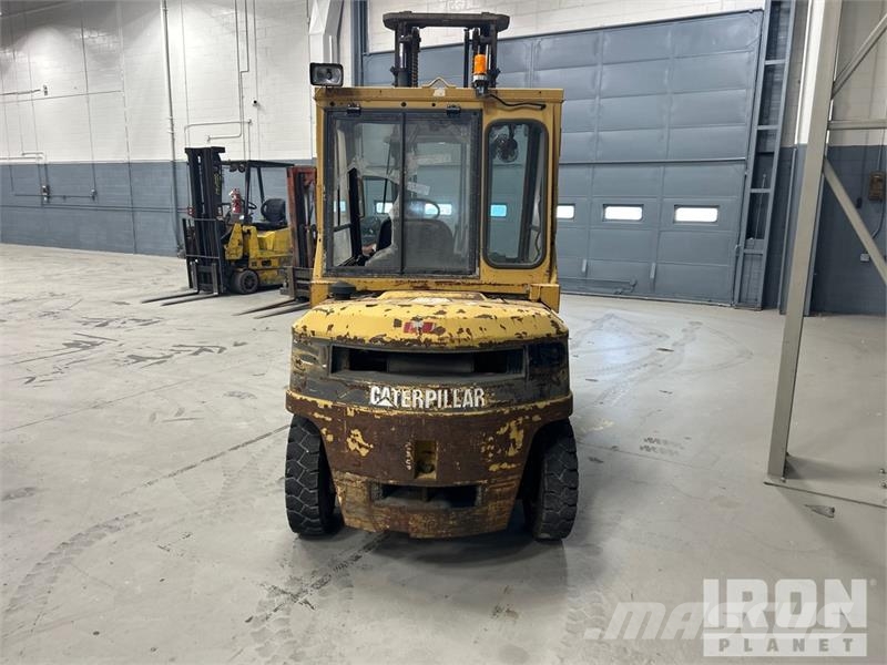 CAT DP 40 8000 lb Pneumatic Tire Forklift Інше