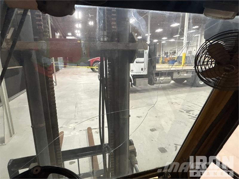 CAT DP 40 8000 lb Pneumatic Tire Forklift Інше