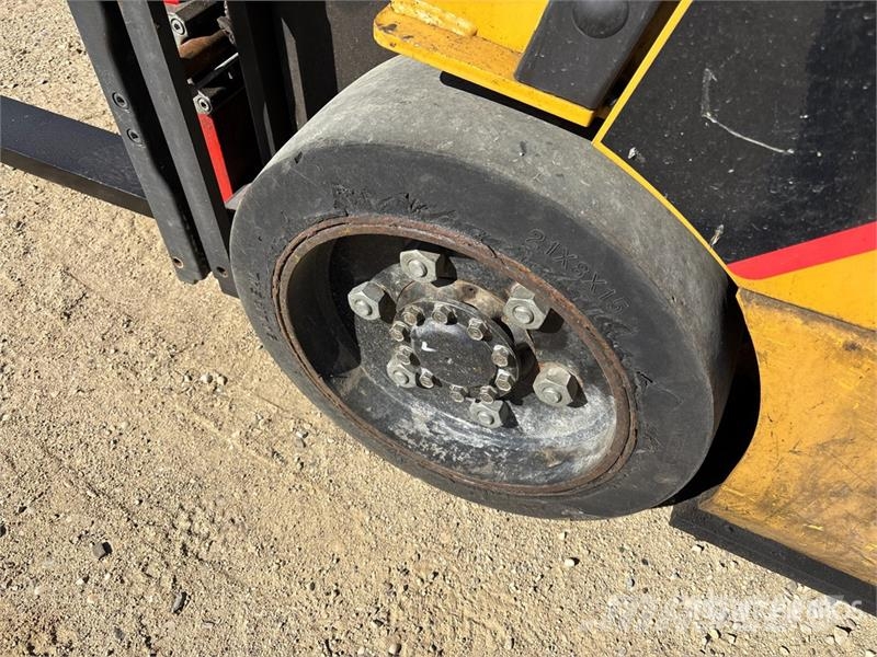 CAT E6500 4000 lb Electric Forklift 전동 지게차