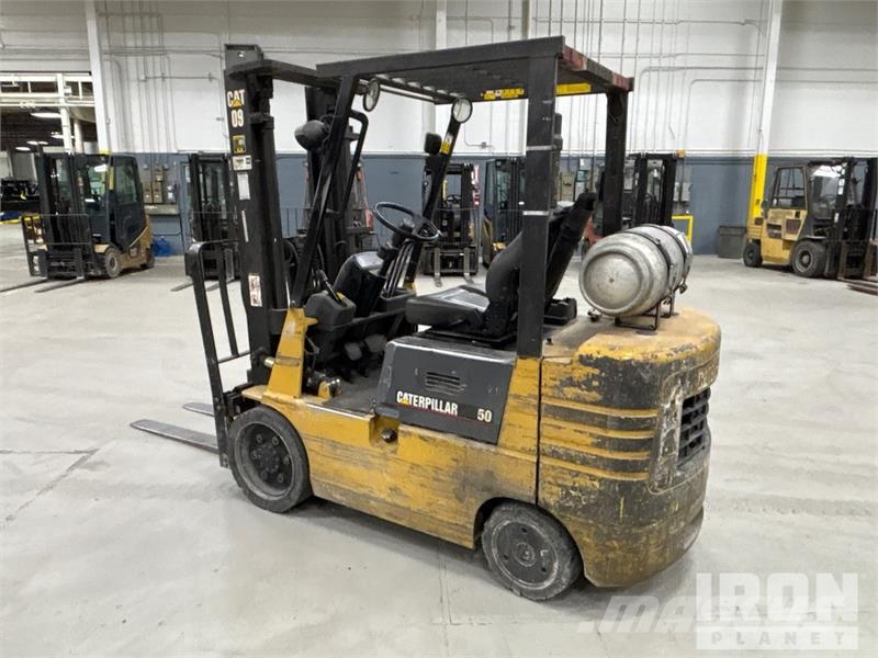 CAT GC25 5000 lb Cushion Tire Forklift Heftrucks overige