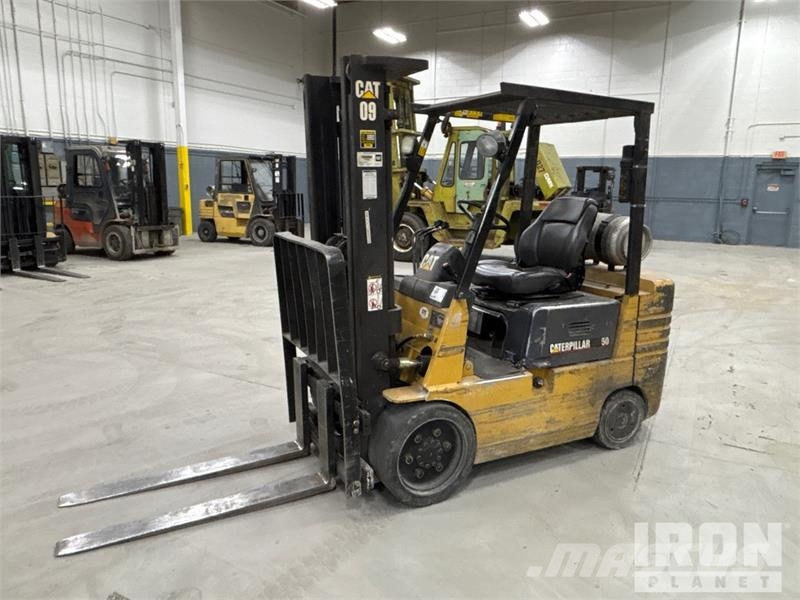 CAT GC25 5000 lb Cushion Tire Forklift Heftrucks overige