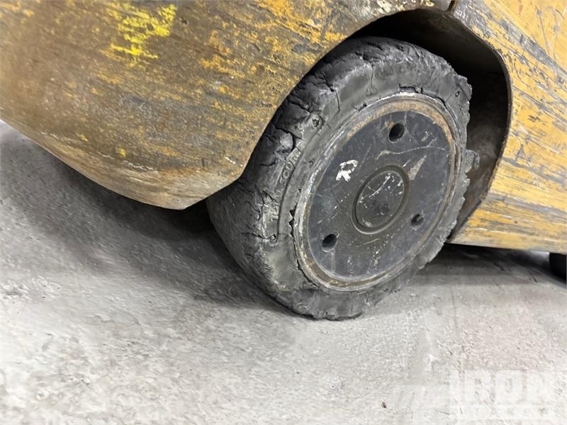 CAT GC25 5000 lb Cushion Tire Forklift Heftrucks overige