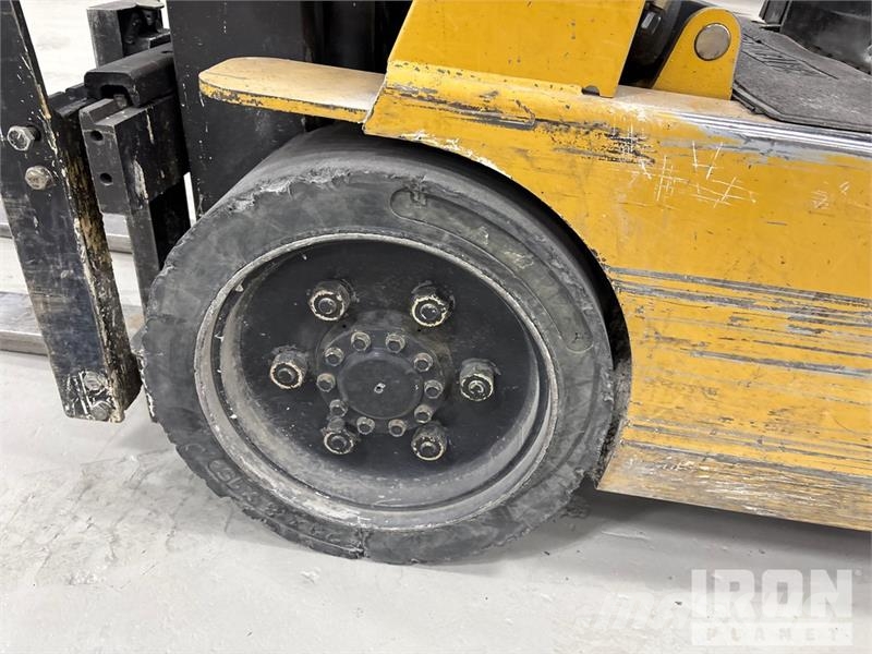 CAT GC25 5000 lb Forklift Інше