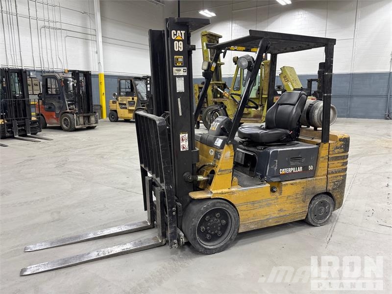 CAT GC25 5000 lb Forklift Інше