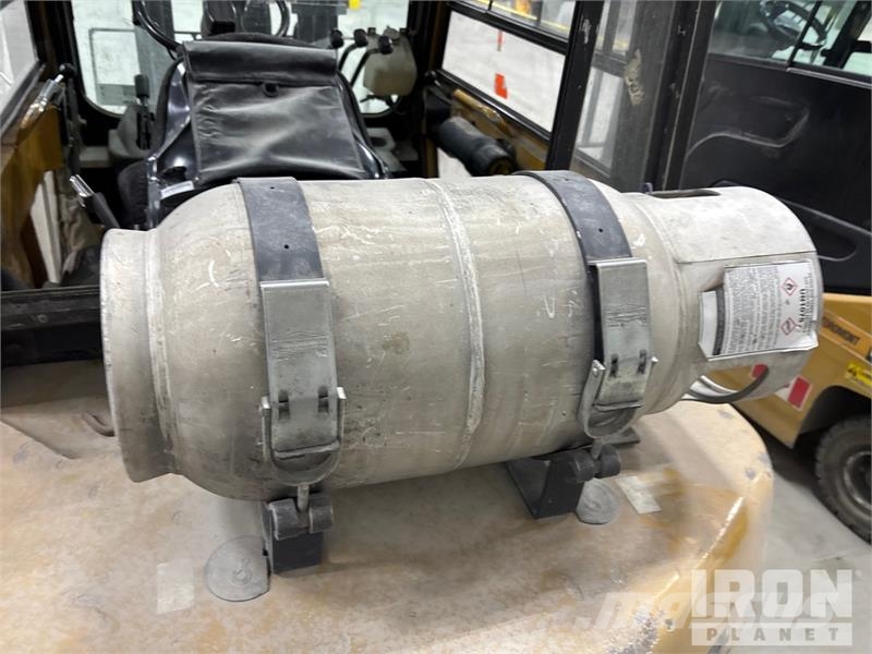 CAT GC25 5000 lb Forklift Інше