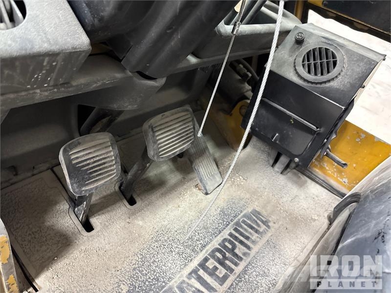 CAT GC25 5000 lb Forklift Інше