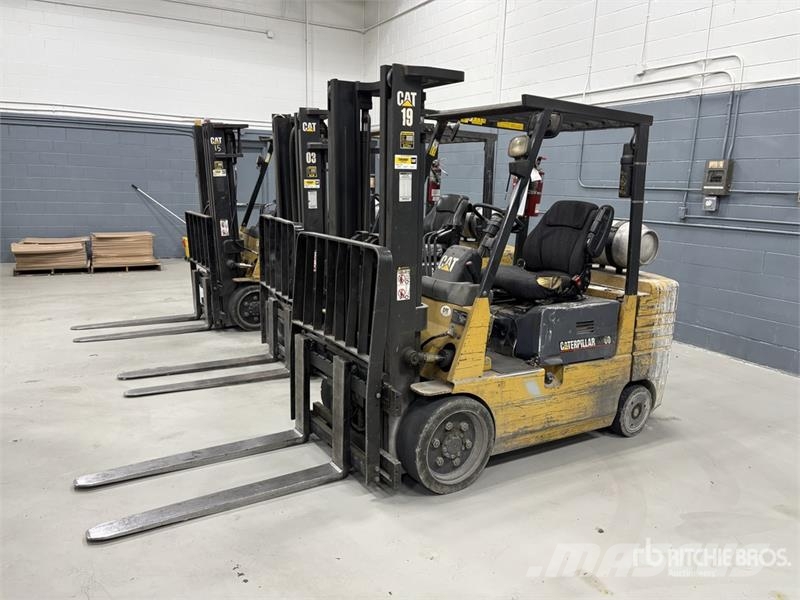 CAT GC30 6000 lb Cushion Tire Forklift شاحنات ذات رافعات شوكية - أخرى