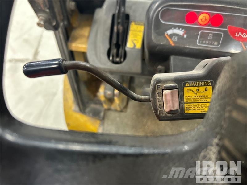 CAT GP30 6000 lb Pneumatic Tire Forklift Інше