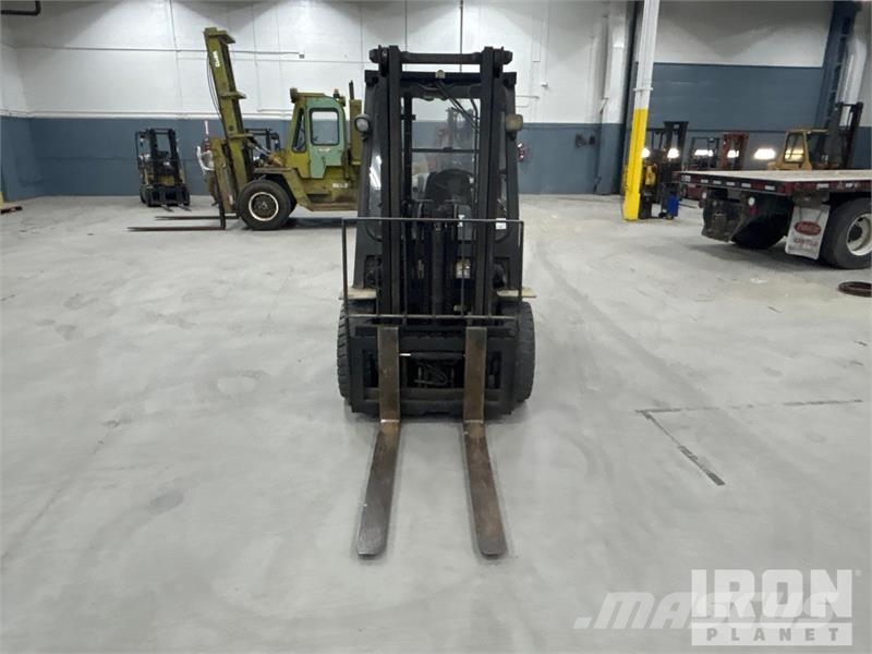 CAT GP30 6000 lb Pneumatic Tire Forklift Інше
