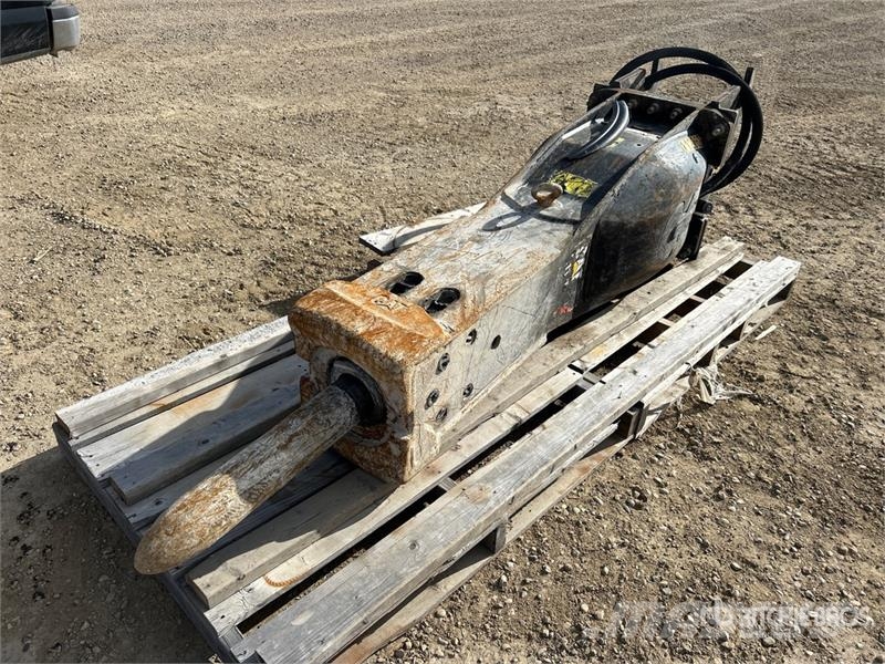 CAT H115Es 22 in Q/C Hydraulic Breaker - Fits Excavato مطارق / كسارات