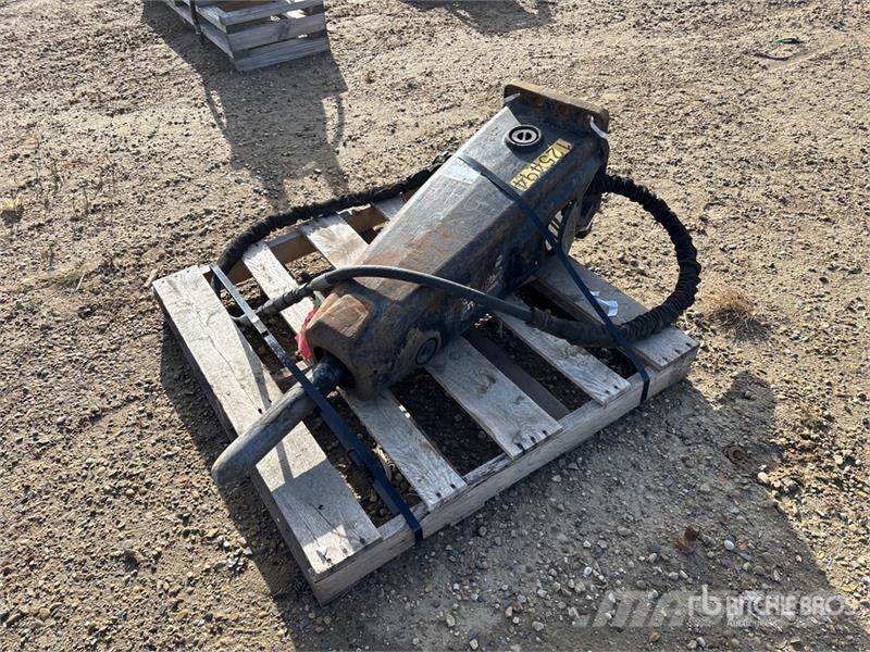 CAT H65s Demolition Breaker (Inoperable) - Fits 305/30 المحراث الحفار