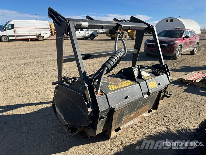 CAT HM316HF 60 in Skid Steer Mulcher ماكينات تقطيع أخشاب الحراجة