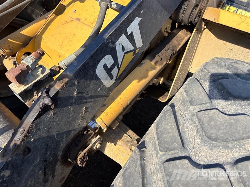 CAT IT14G Radlader