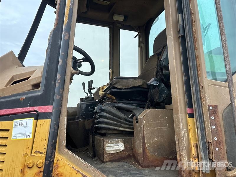 CAT IT28F Radlader