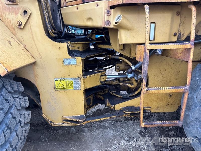 CAT IT28F Radlader